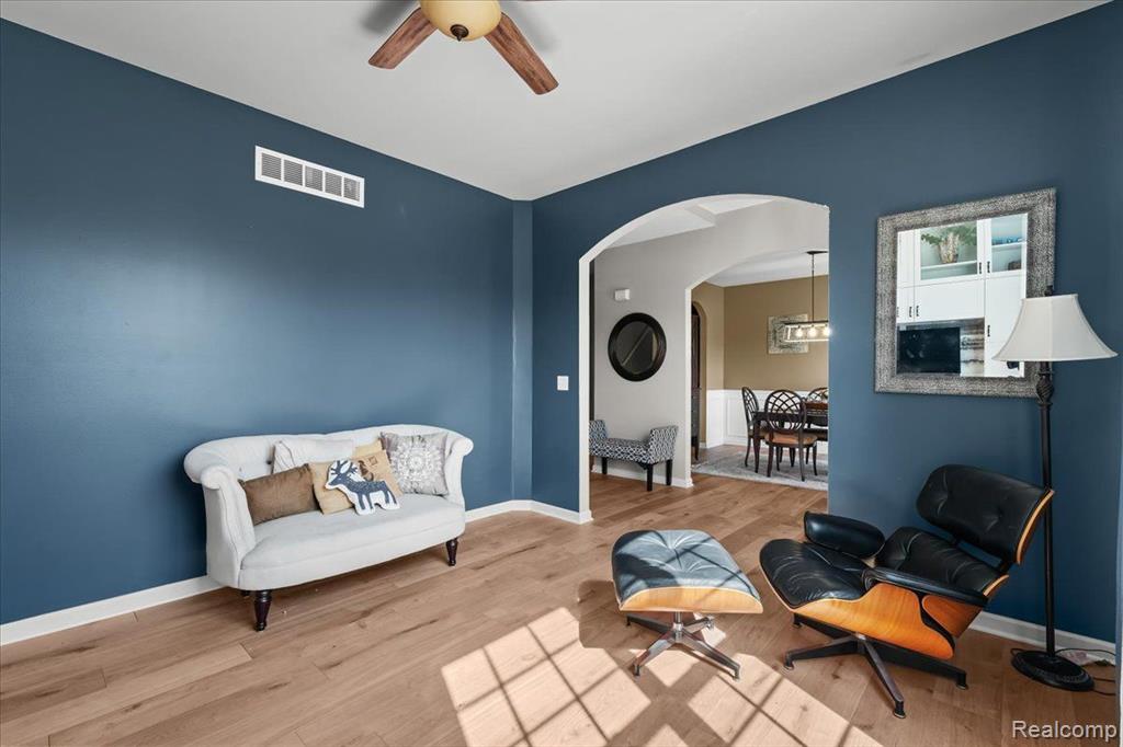 10681 BOULDERCREST Drive, South Lyon, MI 48178 — Photo 9