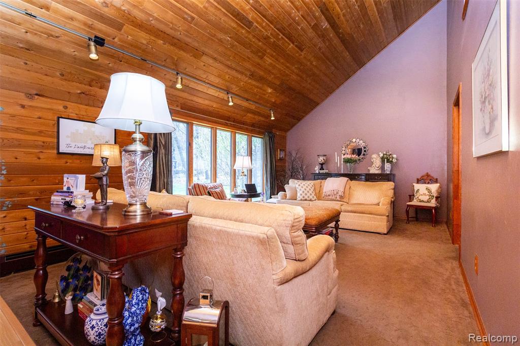 5327 Fern Drive, Fenton, MI 48430 — Photo 7