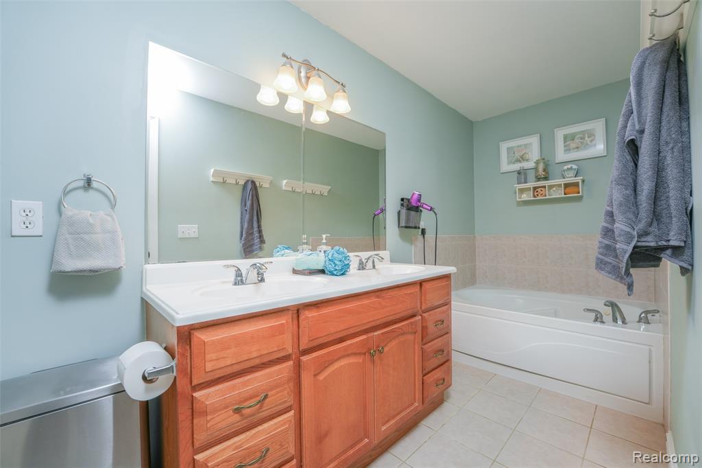25929 Clark, Novi, MI — Photo 25