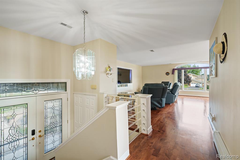 739 Rachelle Street, White Lake, MI — Photo 9