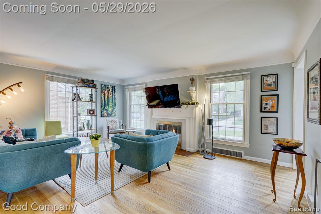 10074 Lincoln Drive, Huntington Woods, MI — Photo 2