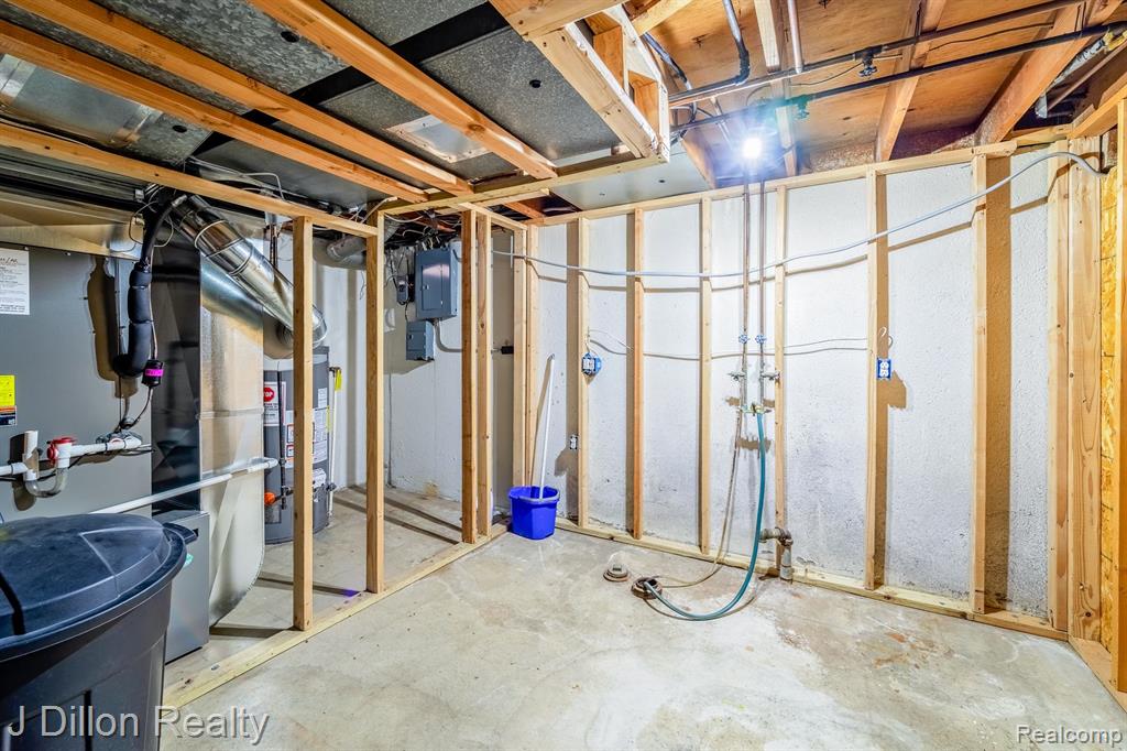 39830 EDMUNDTON Drive, Canton, MI 48187 — Photo 49