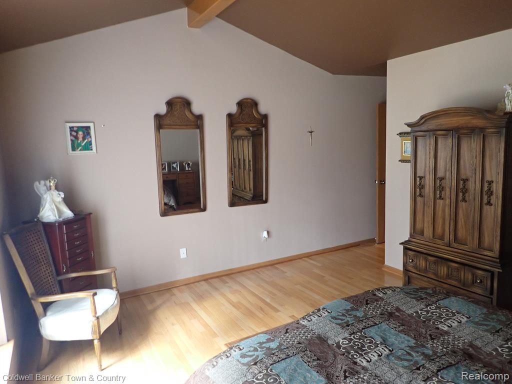 37711 AMBER Drive, Farmington Hills, MI 48331 — Photo 18