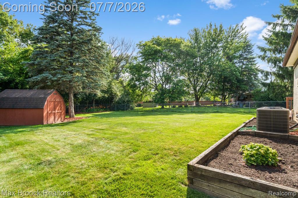 45361 Indian Creek Drive, Canton, MI 48187 — Photo 37