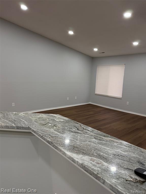 6540 Ridgefield Circle #201 Circle, West Bloomfield, MI — Photo 4