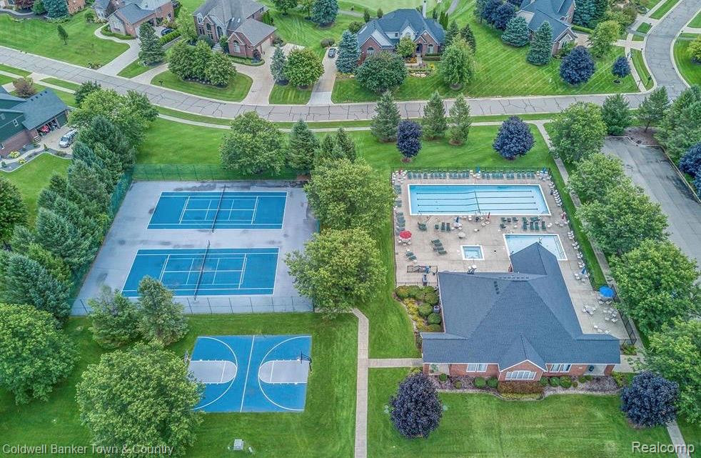 324 Nairn Circle, Highland, MI — Photo 90