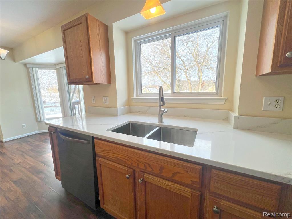 47546 Belmont Drive, Belleville, MI 48111 — Photo 21