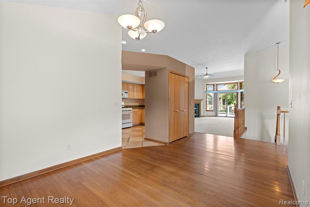 4415 Firethorn Court, Warren, MI 48092 — Photo 10