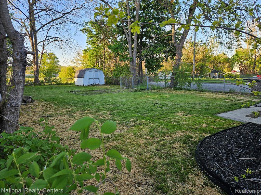317 Michigan Avenue, Pontiac, MI 48342 — Photo 6