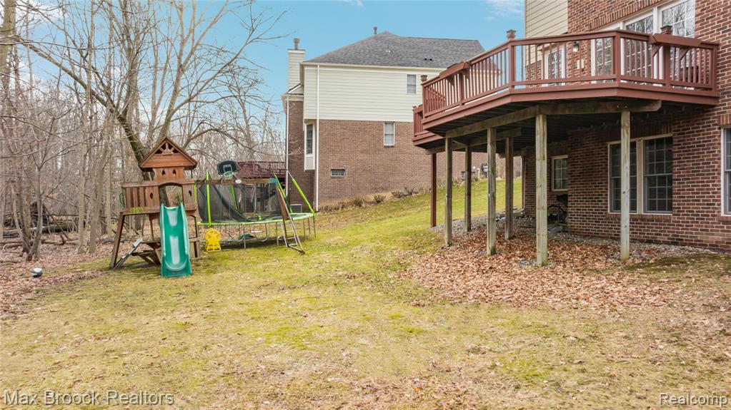 7083 Chatham Court, West Bloomfield, MI — Photo 74