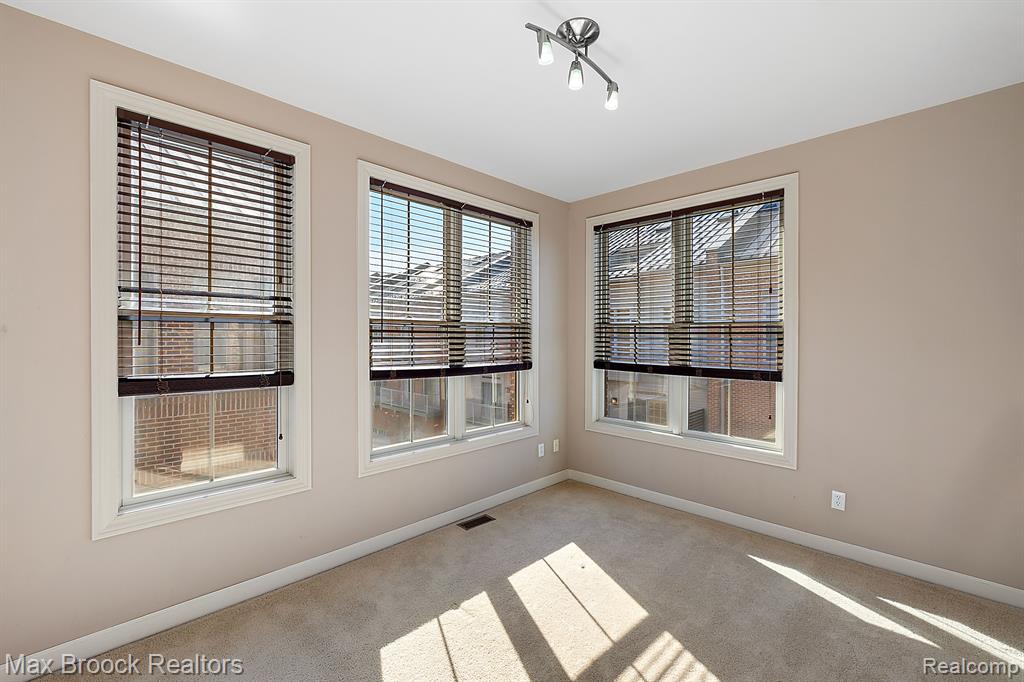 440 Lewis Court, Birmingham, MI 48009 — Photo 12