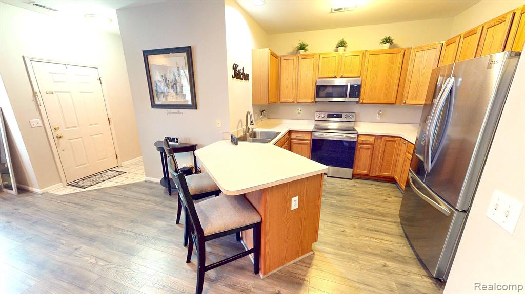 8109 ADDINGTON Drive, Commerce Twp, MI 48390 — Photo 14