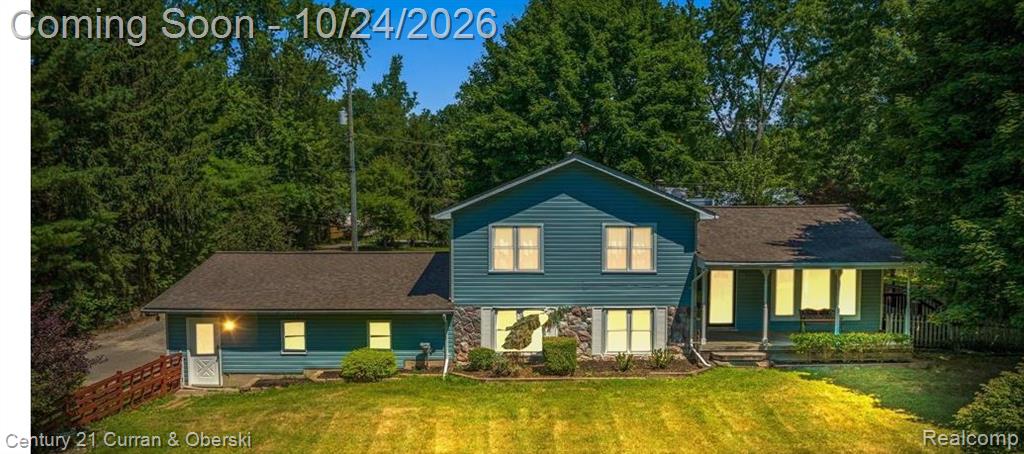 4651 Cooley Lake Road, White Lake, MI 48383