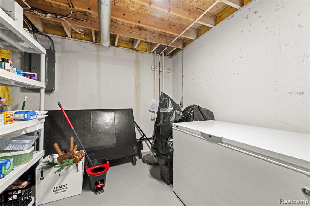 5579 Elmhurst Drive, 167, Trenton, MI 48183 — Photo 35