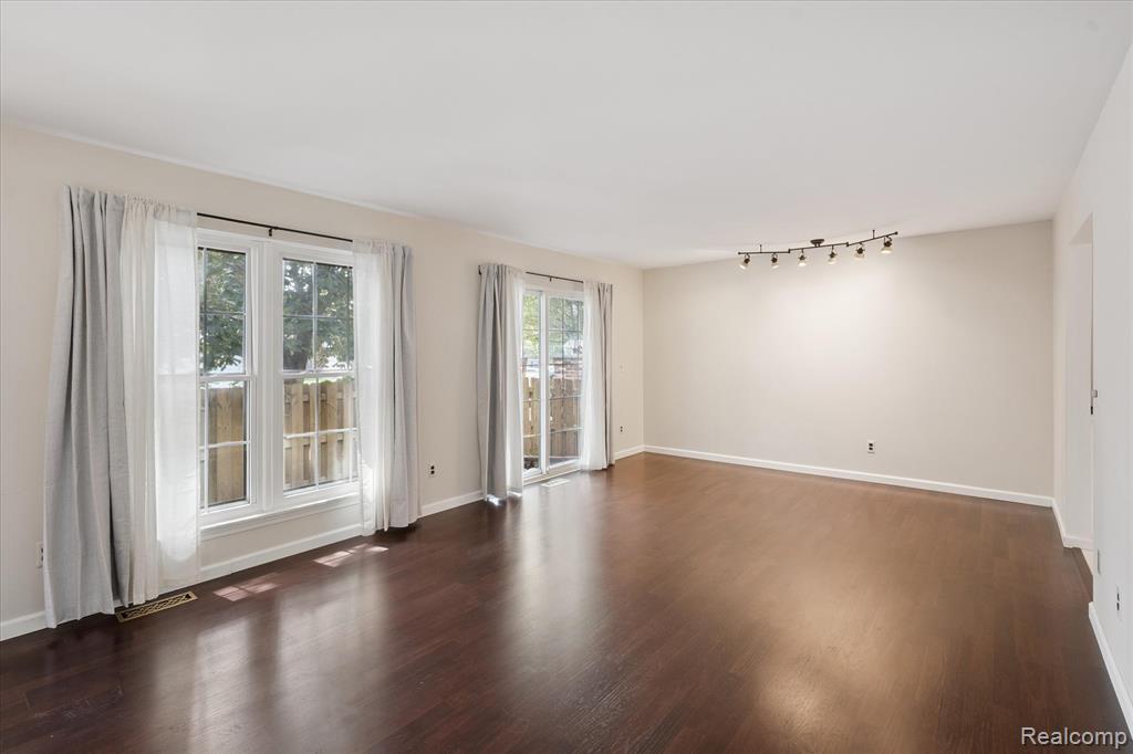 39559 Old Dominion Drive, Clinton Twp, MI 48038 — Photo 5