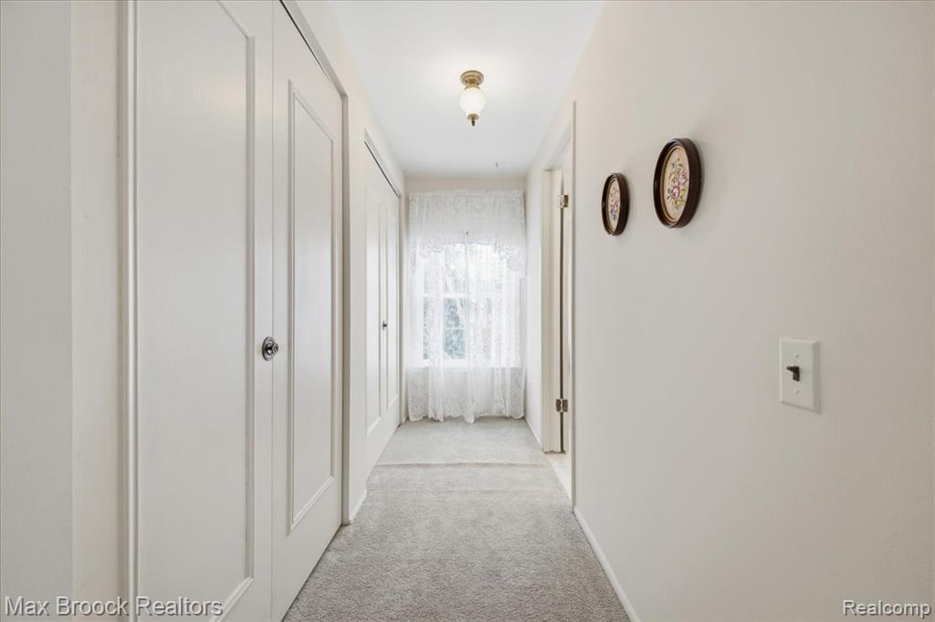 5956 Pinecroft Drive, West Bloomfield, MI — Photo 27