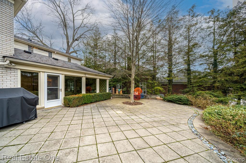 8519 HENDRIE Boulevard, Huntington Woods, MI — Photo 59