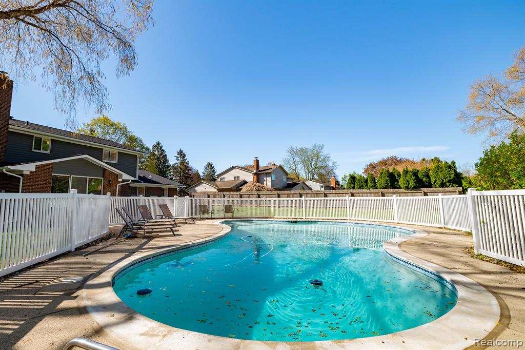 5634 POWDER HORN Drive, West Bloomfield, MI — Photo 35