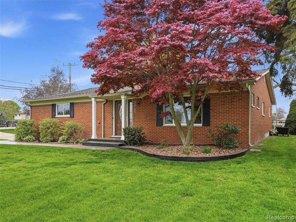 32160 S River Road, Harrison Township, MI — Photo 5