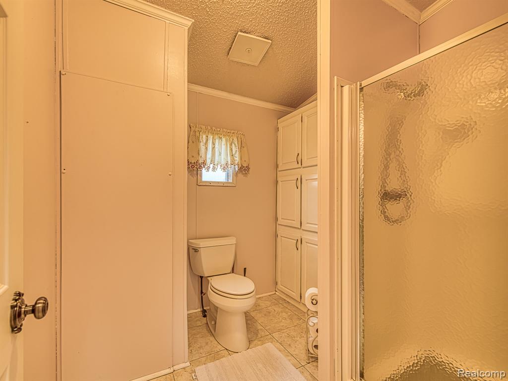 29403 Wedgewood, Flat Rock, MI 48134 — Photo 16
