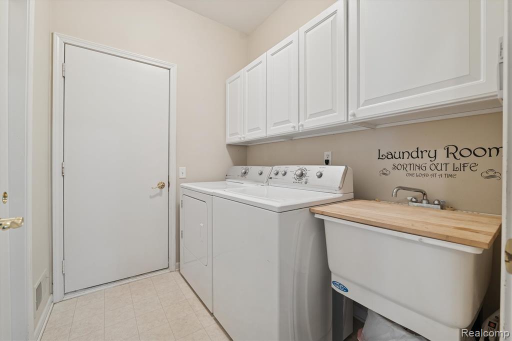 4035 Hillsdale Drive, Auburn Hills, MI 48326 — Photo 22