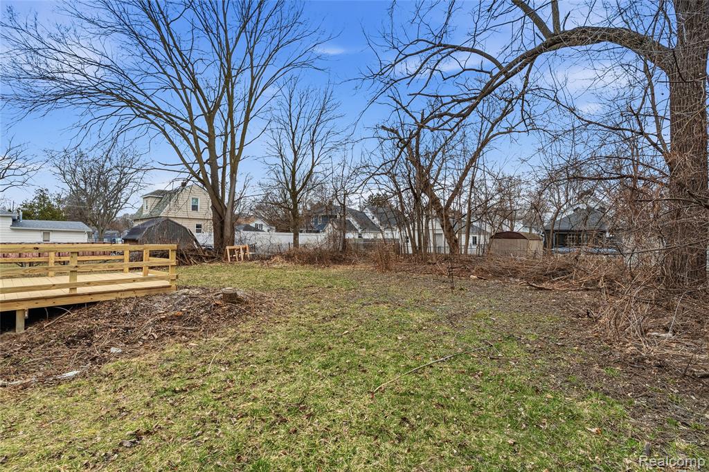 137 S Andre Street, Saginaw, MI 48602 — Photo 27