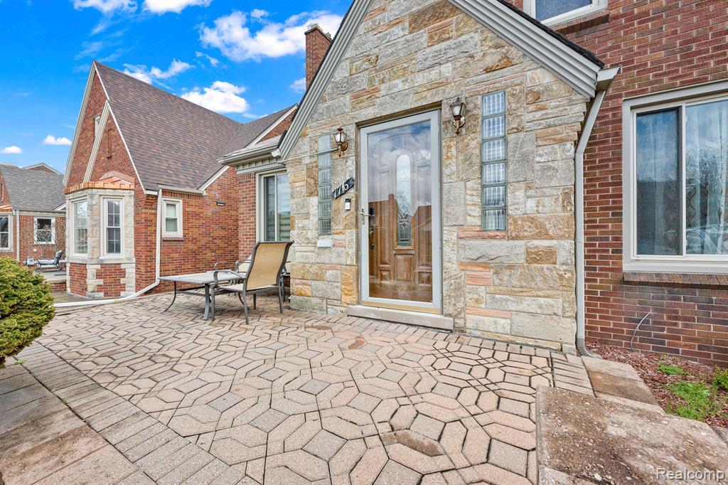7716 W MORROW Circle, Dearborn, MI 48126 — Photo 4