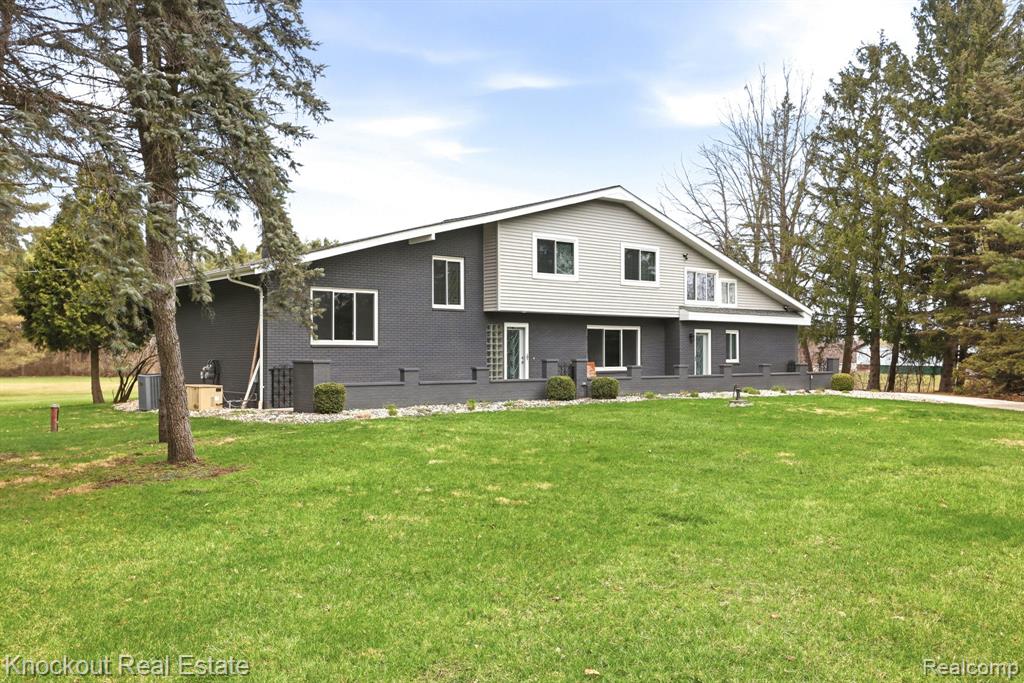 9239 Lange Road, Birch Run, MI 48415 — Photo 8