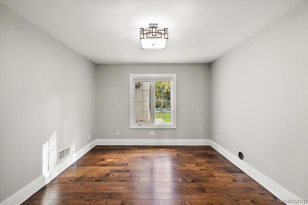 5741 Snowshoe Circle, Bloomfield Hills, MI 48301 — Photo 31