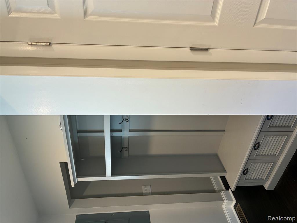 116 Surrey Road, Saint Louis, MI 48880 — Photo 15