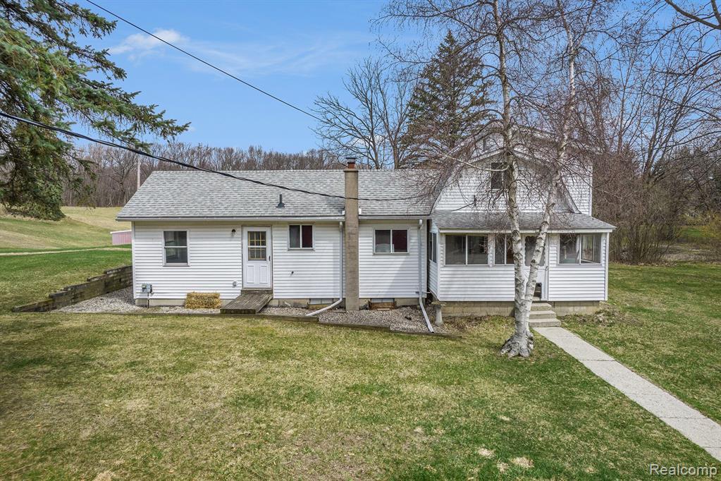 9475 Denton Hill Road, Fenton, MI 48430 — Photo 8