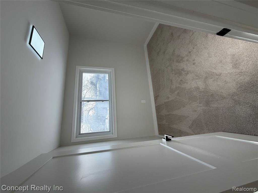23556 Candace Drive, Rockwood, MI — Photo 27