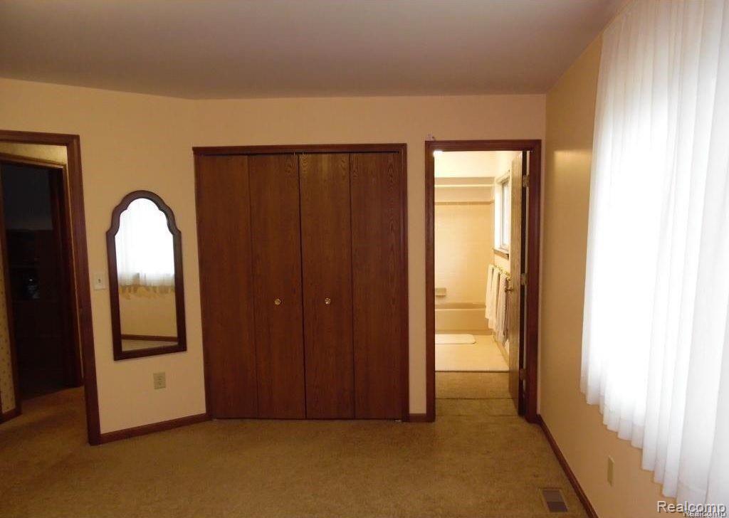 720 SHELLEY Drive, Rochester Hills, MI 48307 — Photo 24