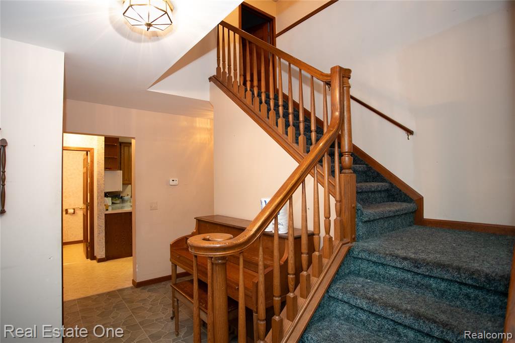 246 Nicklas Court, Oxford, MI 48371 — Photo 39