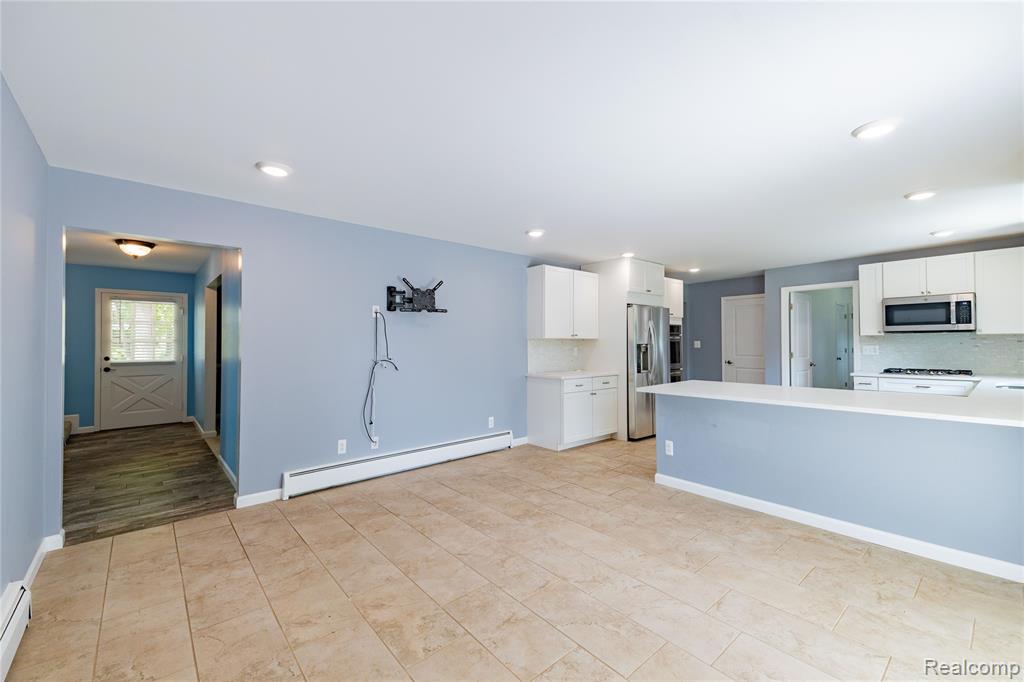 6400 E Highland Road, Howell, MI 48843 — Photo 9