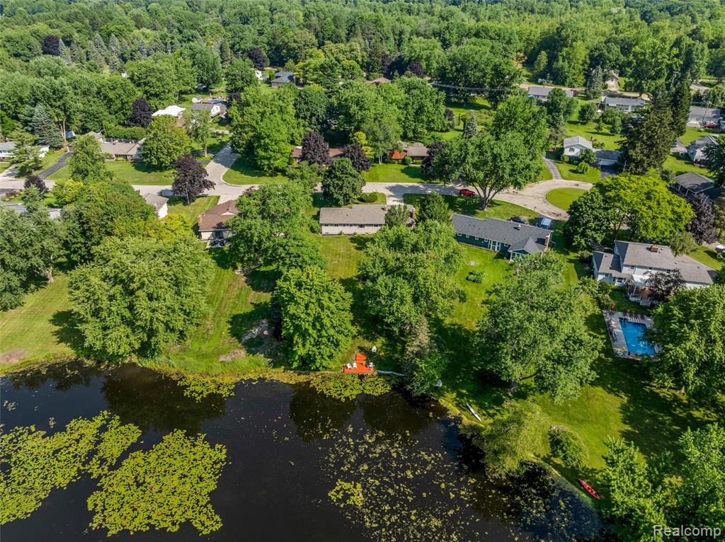 9844 Klais Court, Clarkston, MI 48348 — Photo 33