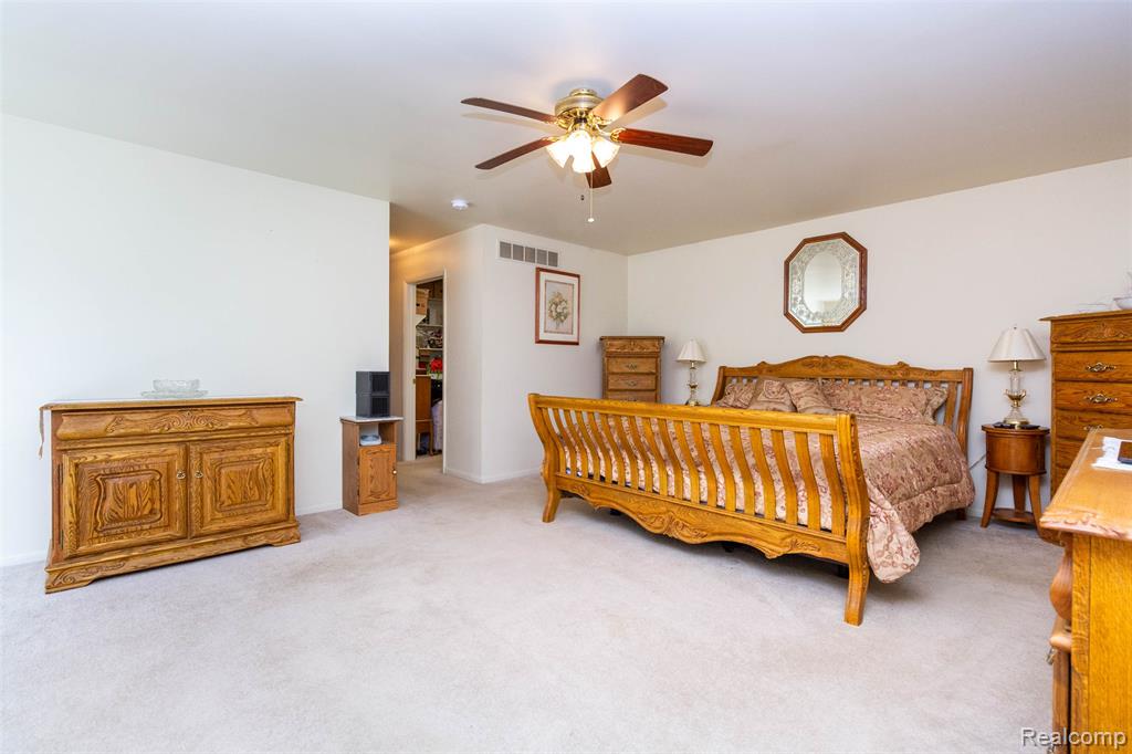772 Robbinann Drive, Waterford, MI 48328 — Photo 17