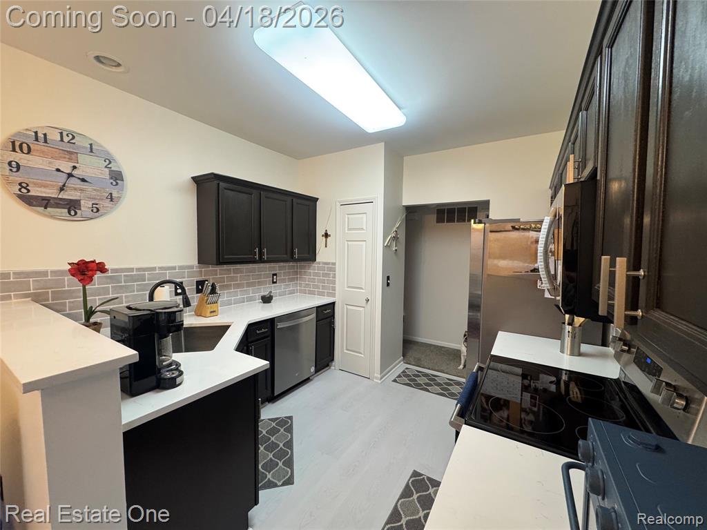 515 Dockside Circle, 28, Holly, MI 48442 — Photo 4