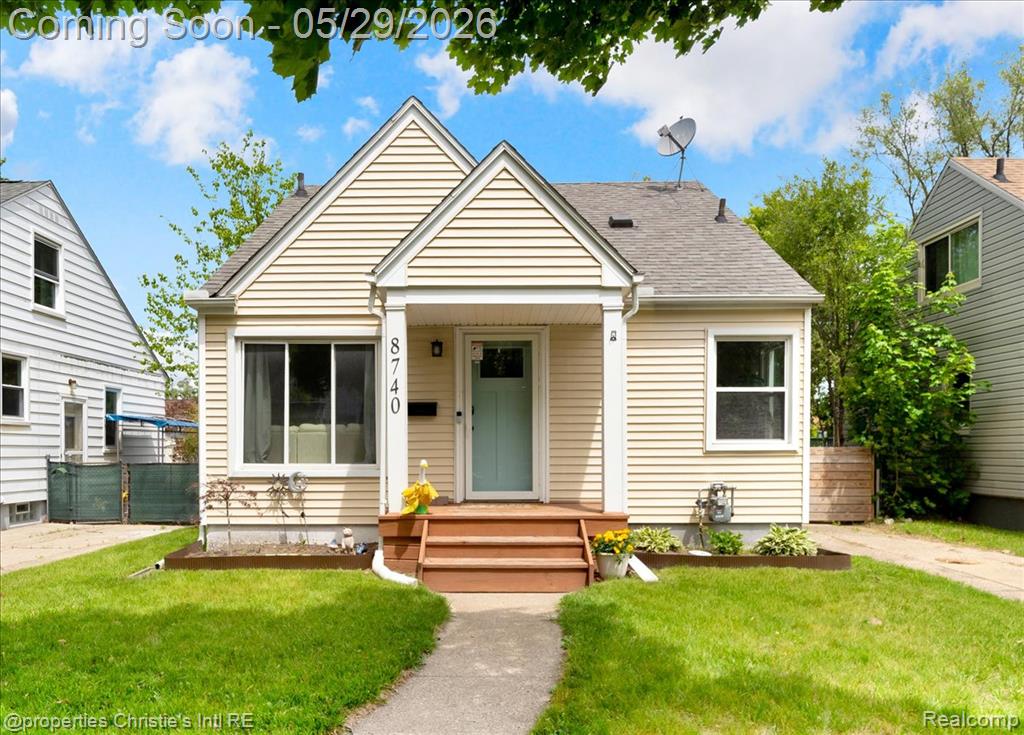 8740 Saratoga Street, Oak Park, MI 48237 — Photo 2