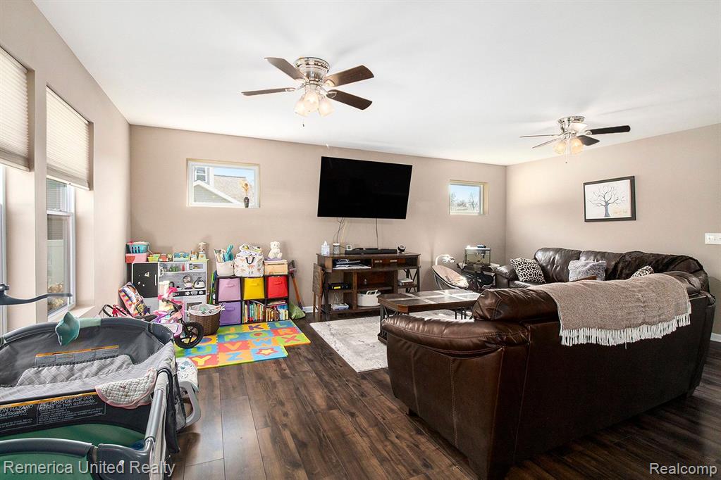 3652 AMBER OAKS Drive, Howell, MI 48855 — Photo 6