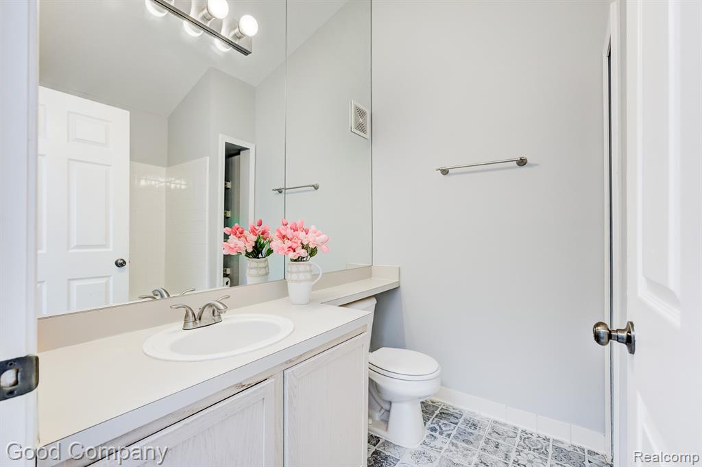 1846 Campau Farms Circle, 120, Detroit, MI 48207 — Photo 25