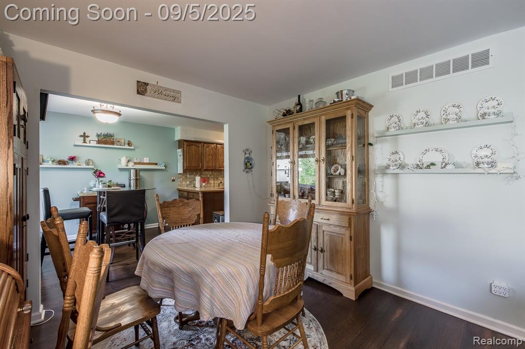 475 Sandehurst Drive, Grand Blanc, MI 48439 — Photo 22
