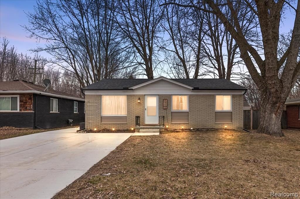 39621 Detroit Street, Harrison Township, MI — front exterior