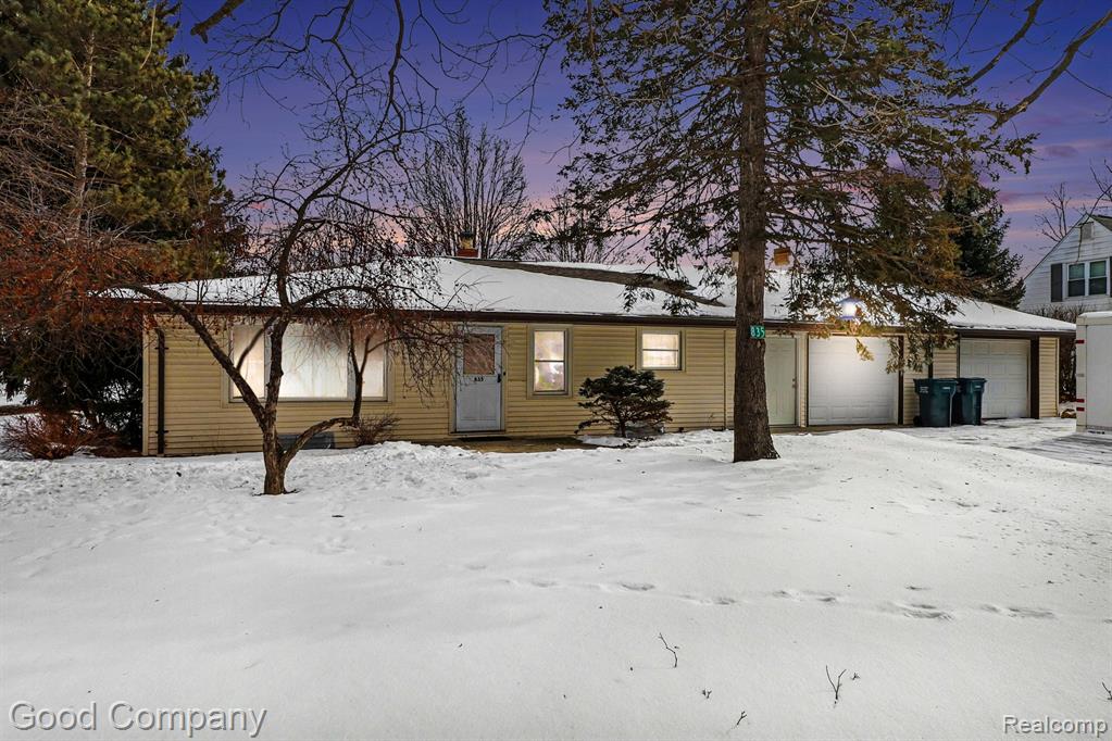 835 S Saginaw Street, Lapeer, MI 48446 — Photo 2