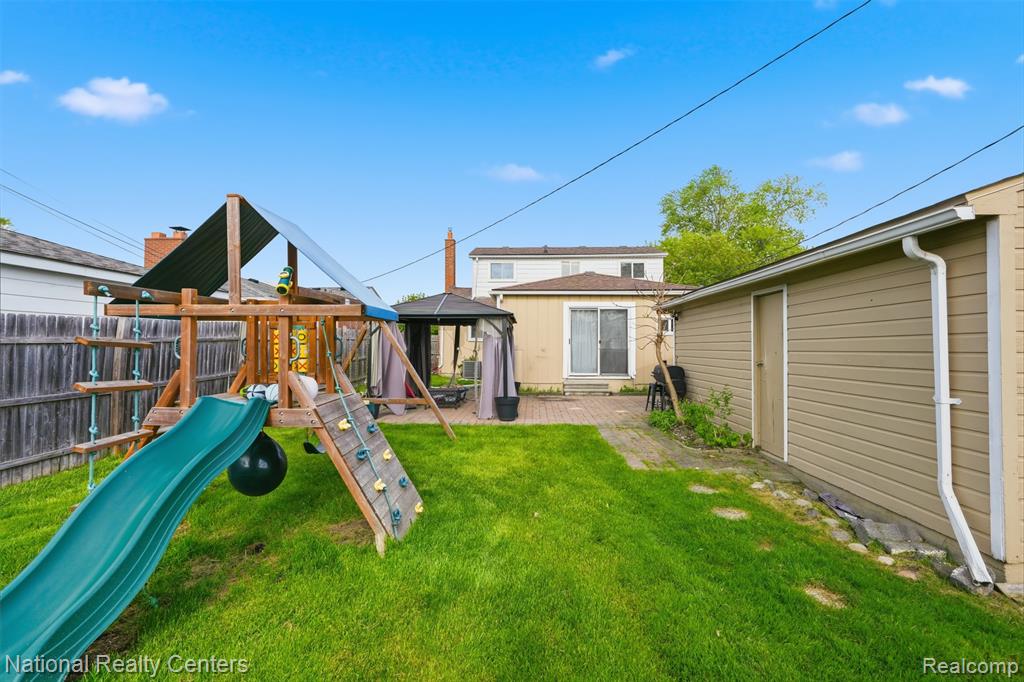 16021 Dugan Street, Roseville, MI 48066 — Photo 28