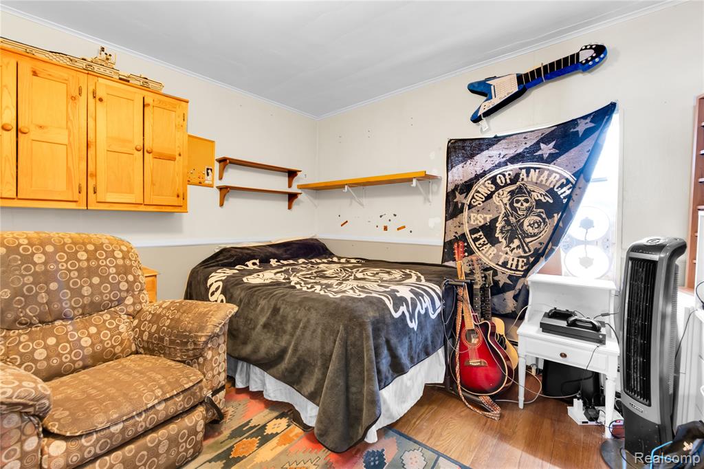 2952 PRYNNE Street, Keego Harbor, MI 48320 — Photo 8