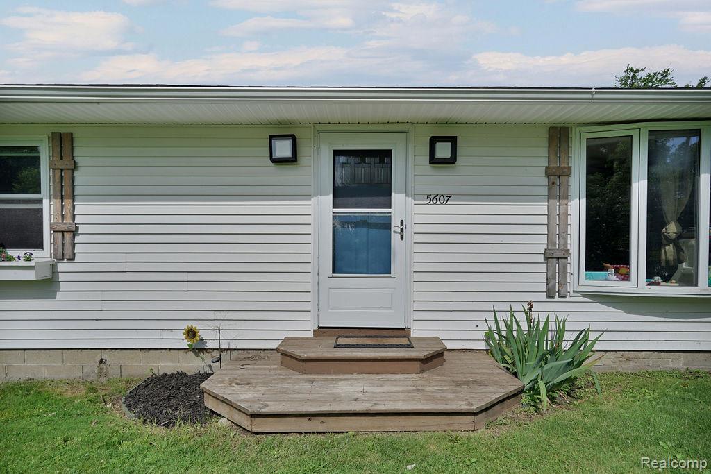 5607 Genesee Avenue, Otter Lake, MI 48464 — Photo 27