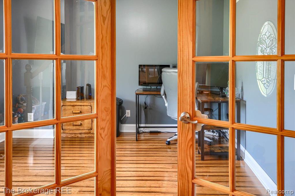 8535 Ridge Road, Goodrich Vlg, MI — Photo 23