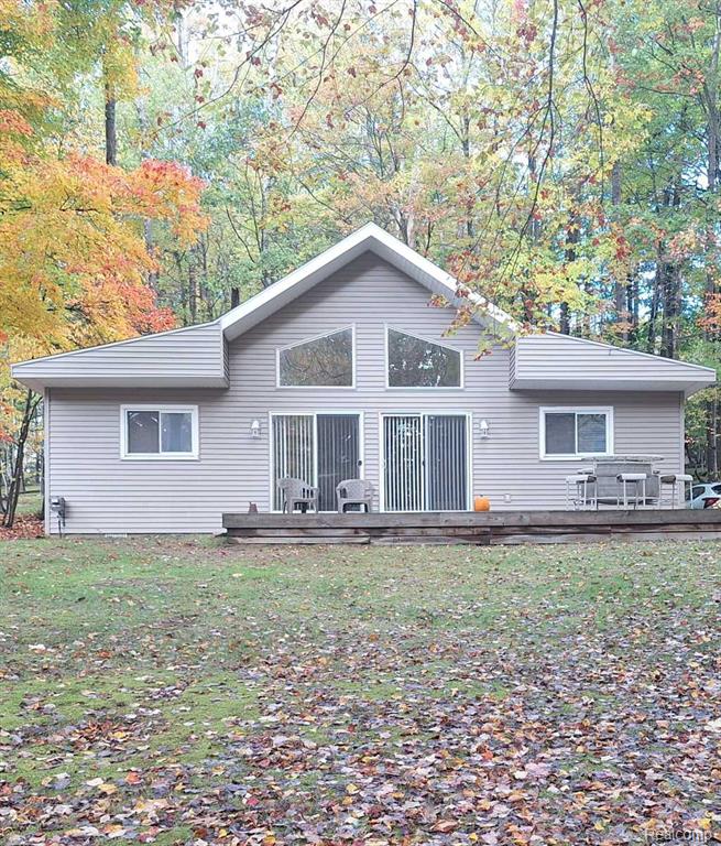 9550 Golf Port Drive, Stanwood, MI 49346 — front exterior
