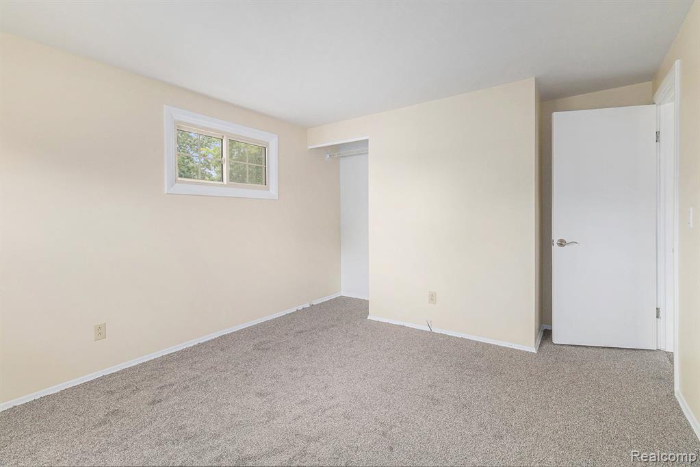 5397 Mapletree Drive, Flint, MI 48532 — Photo 11
